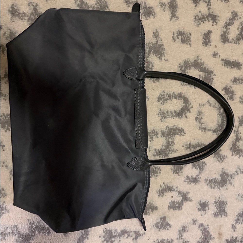Longchamp dark gray Tote Bag with wear on bottom - Picture 4 of 15